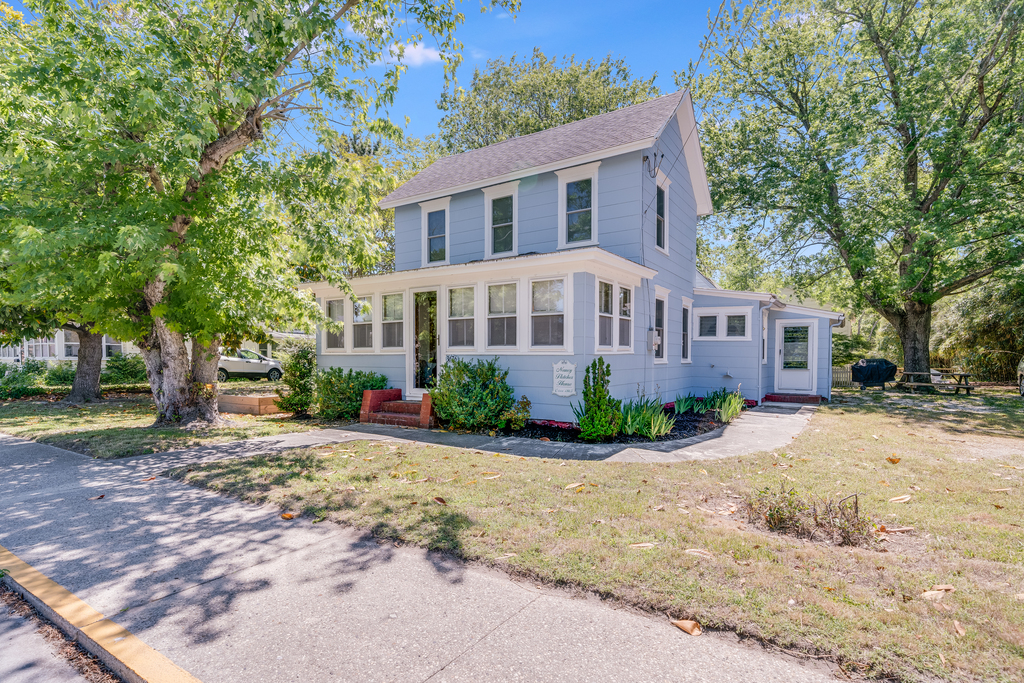 Make Fletcher House #7 the homebase for your Chincoteague Island adventures!