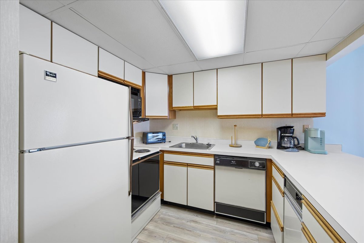 Well-Stocked with everything you'll need to make mealtime a Bay Breeze!