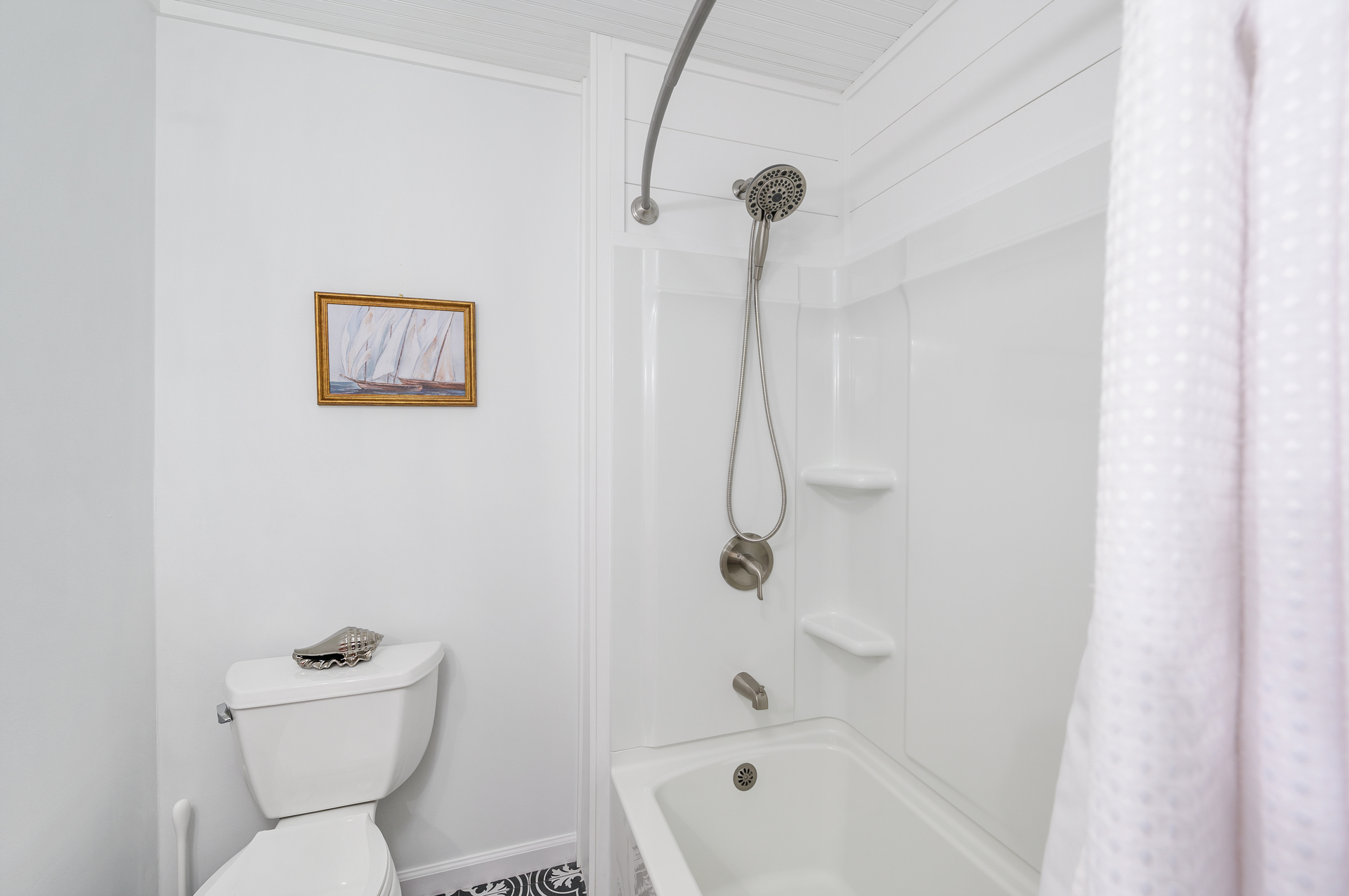 Master also has BRAND NEW Tub/Shower Combo!