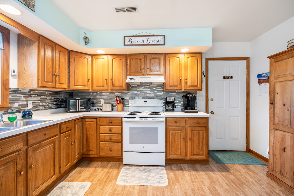 Bradford House sleeps 4 more than comfortably.