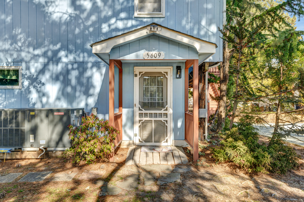 Kick off your flip flops and let the fun begin - you're on Island Time now!