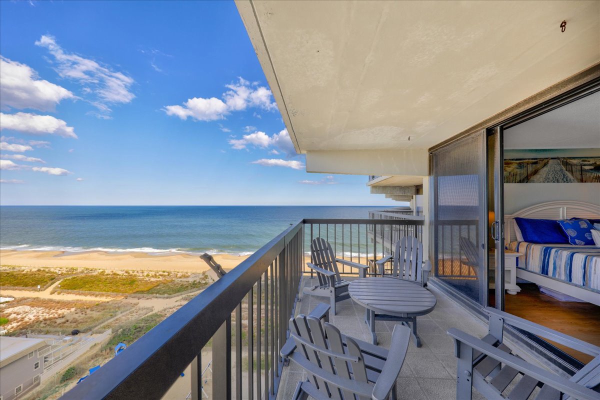 Sip your morning Coffee while enjoying the Sunrise!