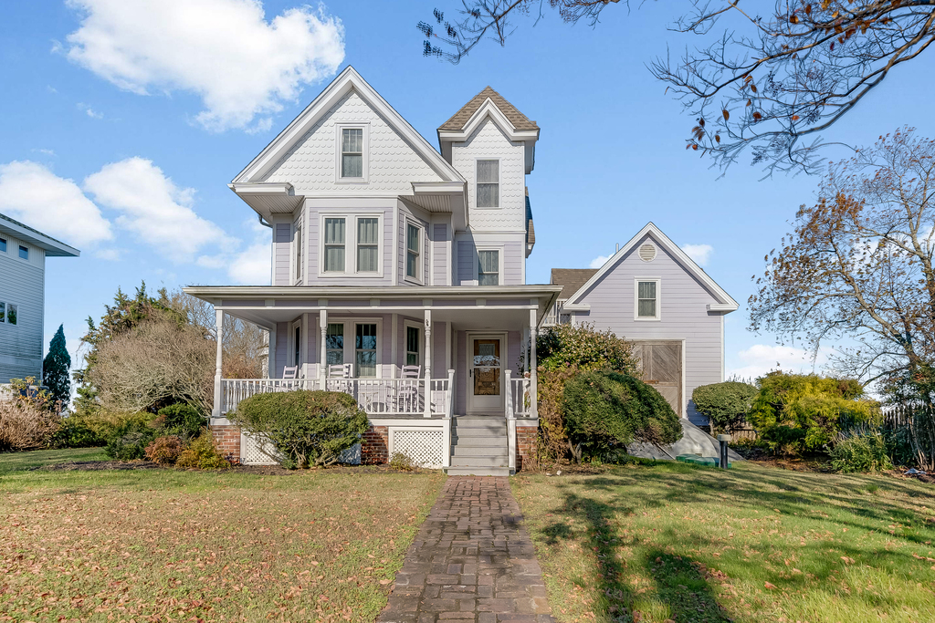 Welcome to Lavinder House on North Main!