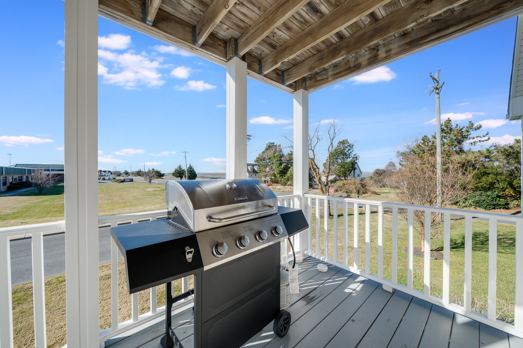 Fire up the grill on your private covered deck and savor the views while whipping up some cheeseburgers in paradise.
