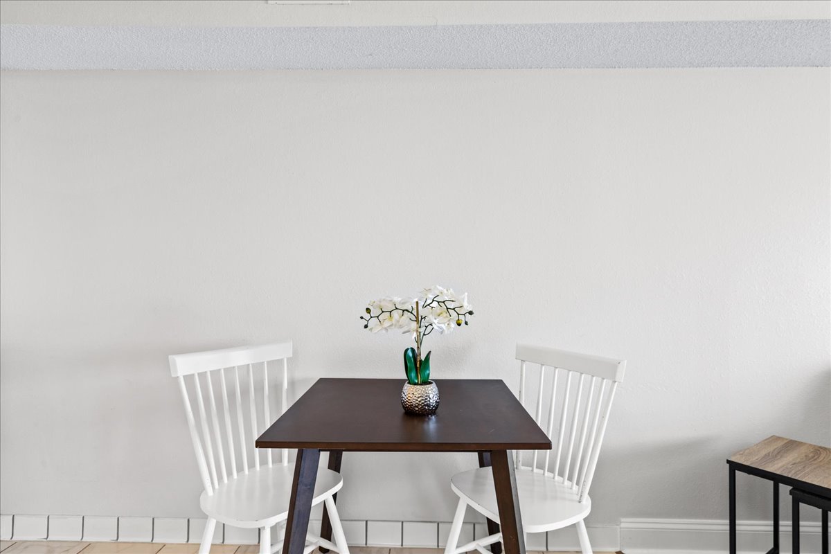 Grab a quick bite before hitting the beach!