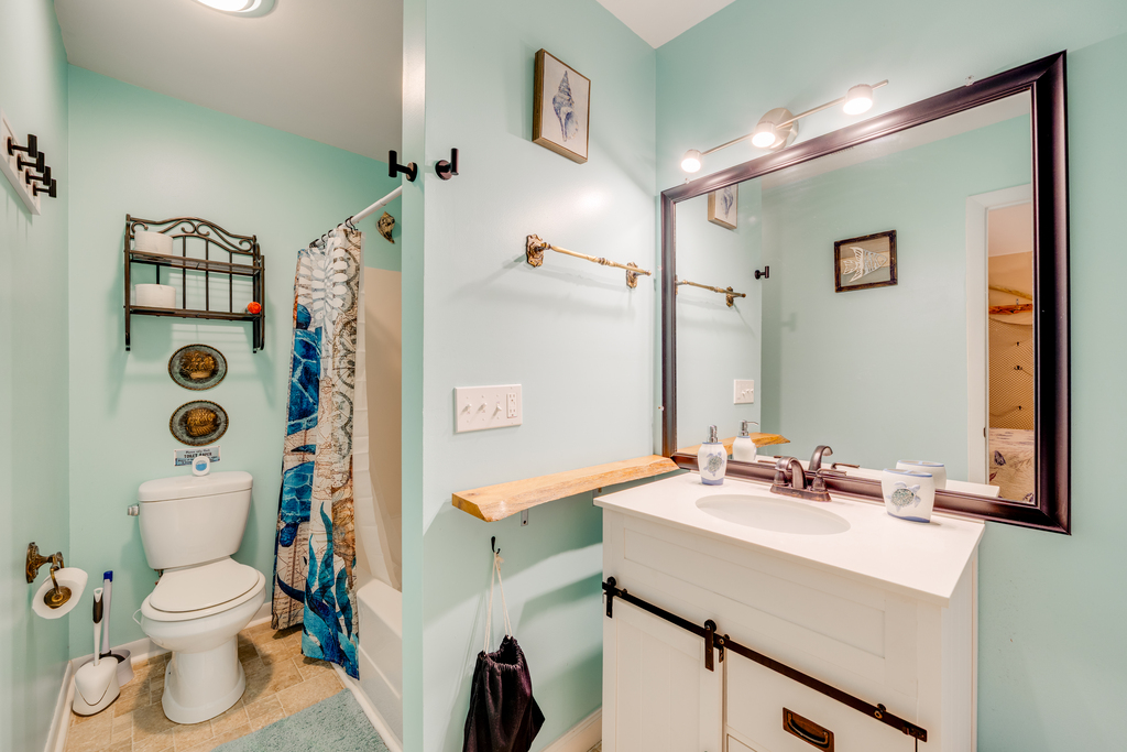 Attached Full Bath with Tub/Shower Combo.