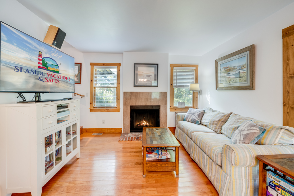 There's even a Seasonal Fireplace for those chilly off-season stays!
