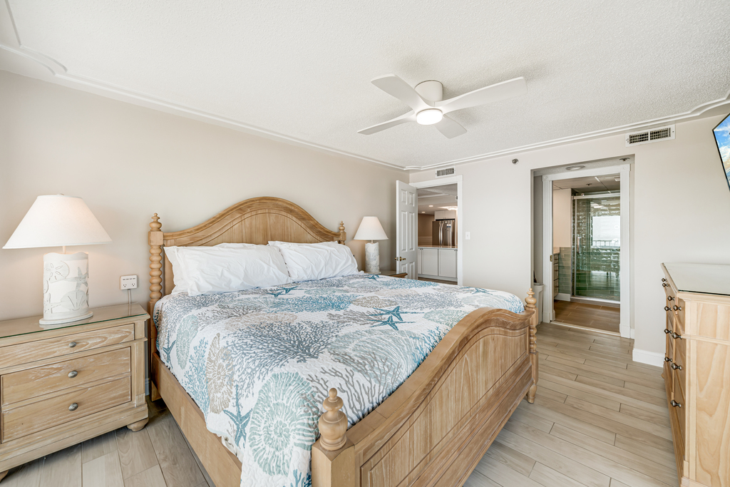 This Bright and Beachy room will having you feeling at home in no time!