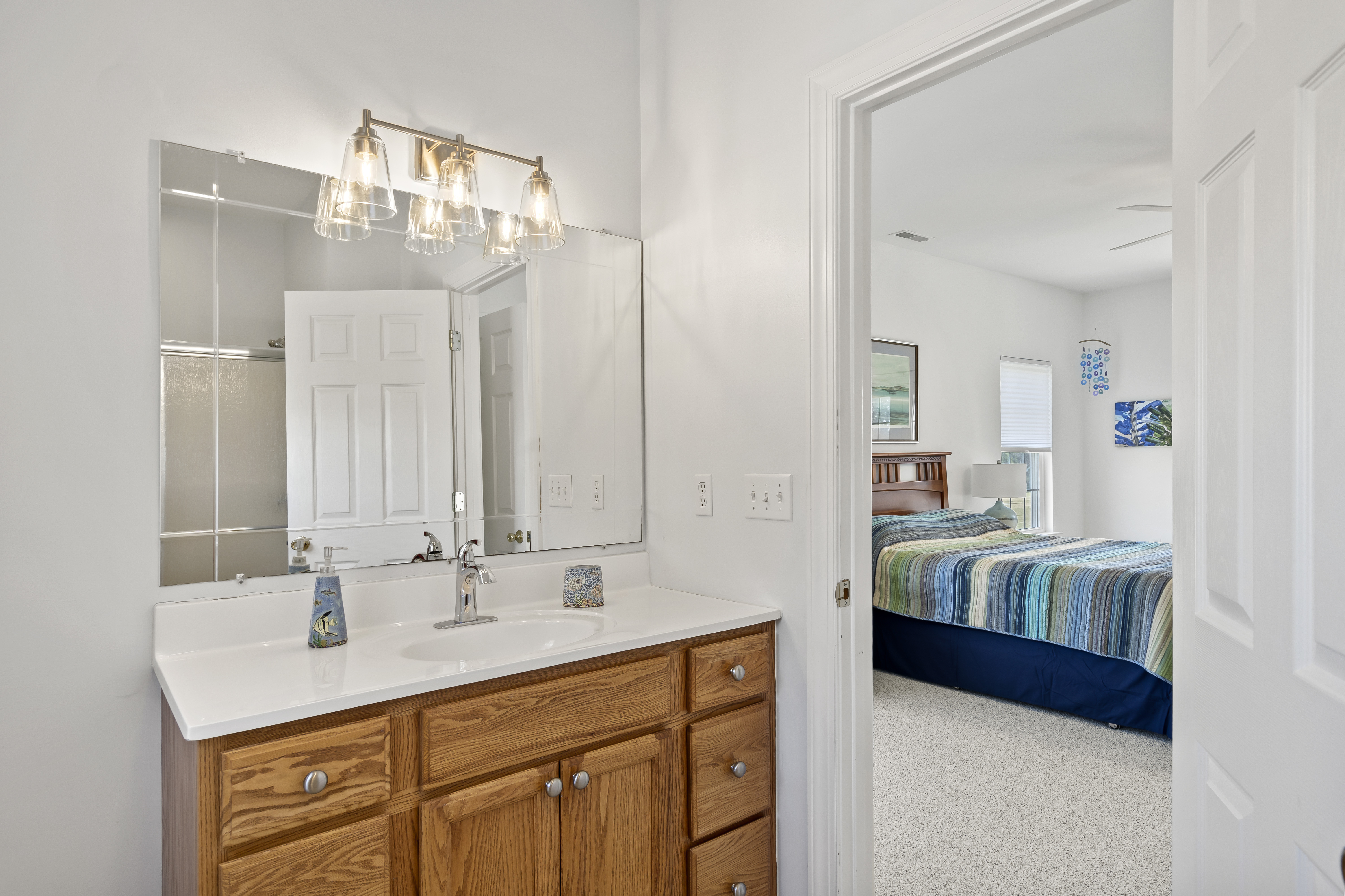 Master Bath 2 is beautifully decorated in colors of Sand and Sea.