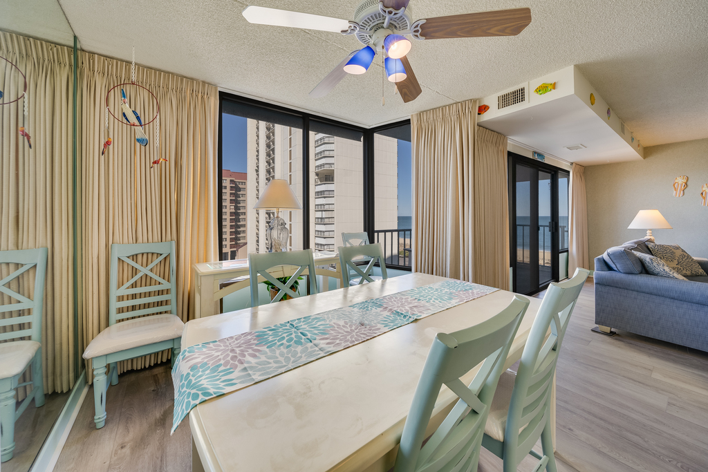 Enjoy Mealtime with the Family at the Dining Table.