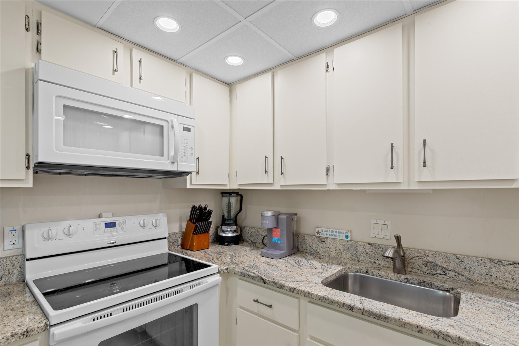 With all the conveniences of home, meal time is sure to be a breeze