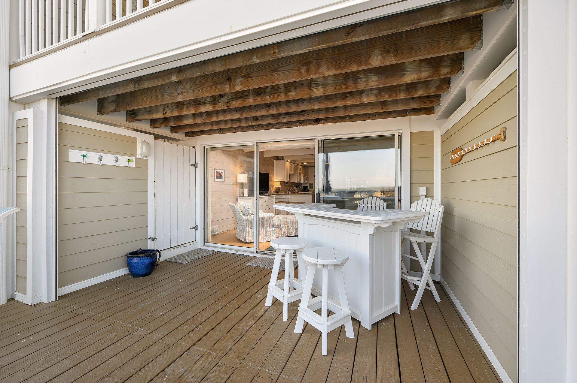 The outdoor bar will sure to be a favorite spot to gather in the evenings before and after dinner!
