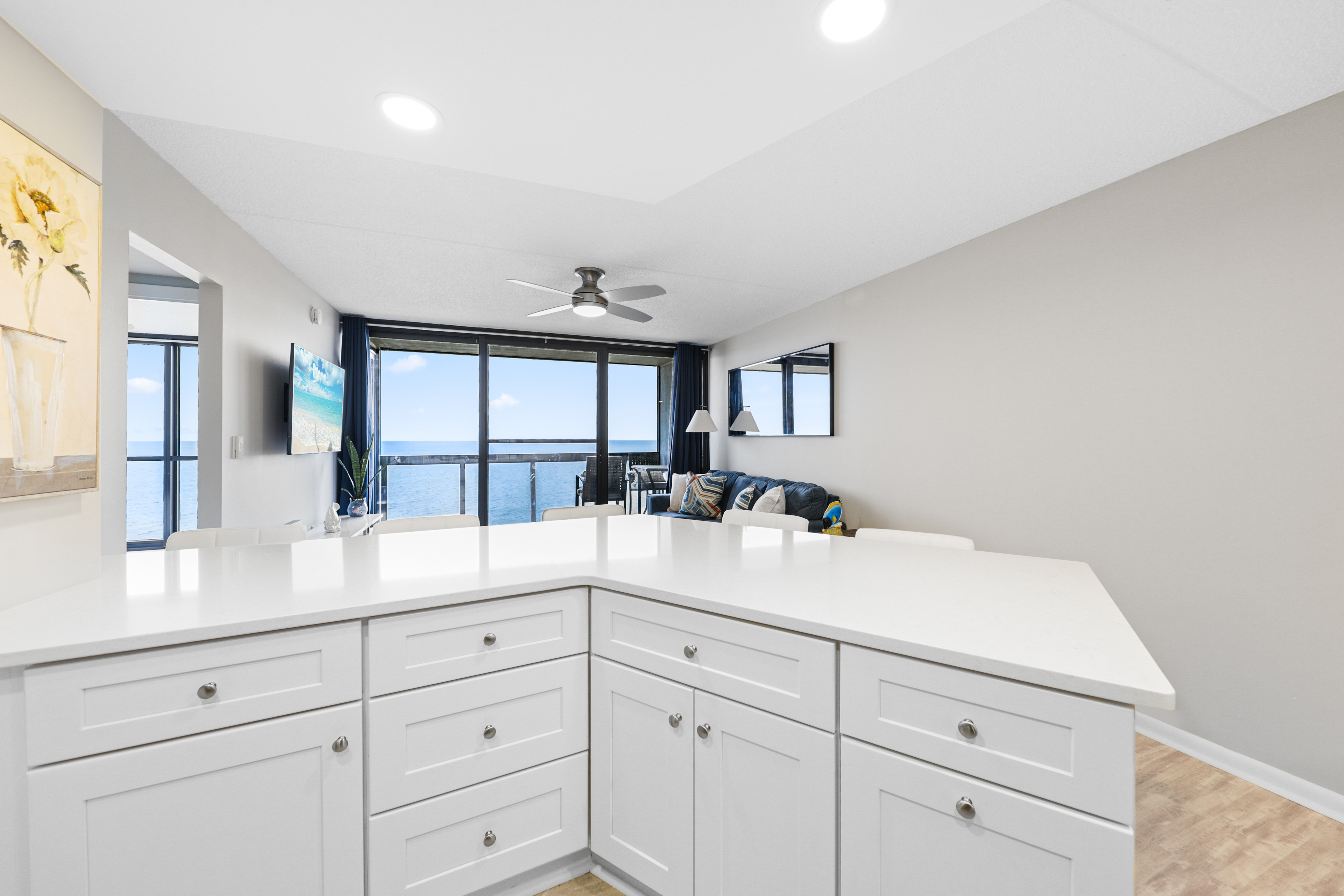 So much counter space!