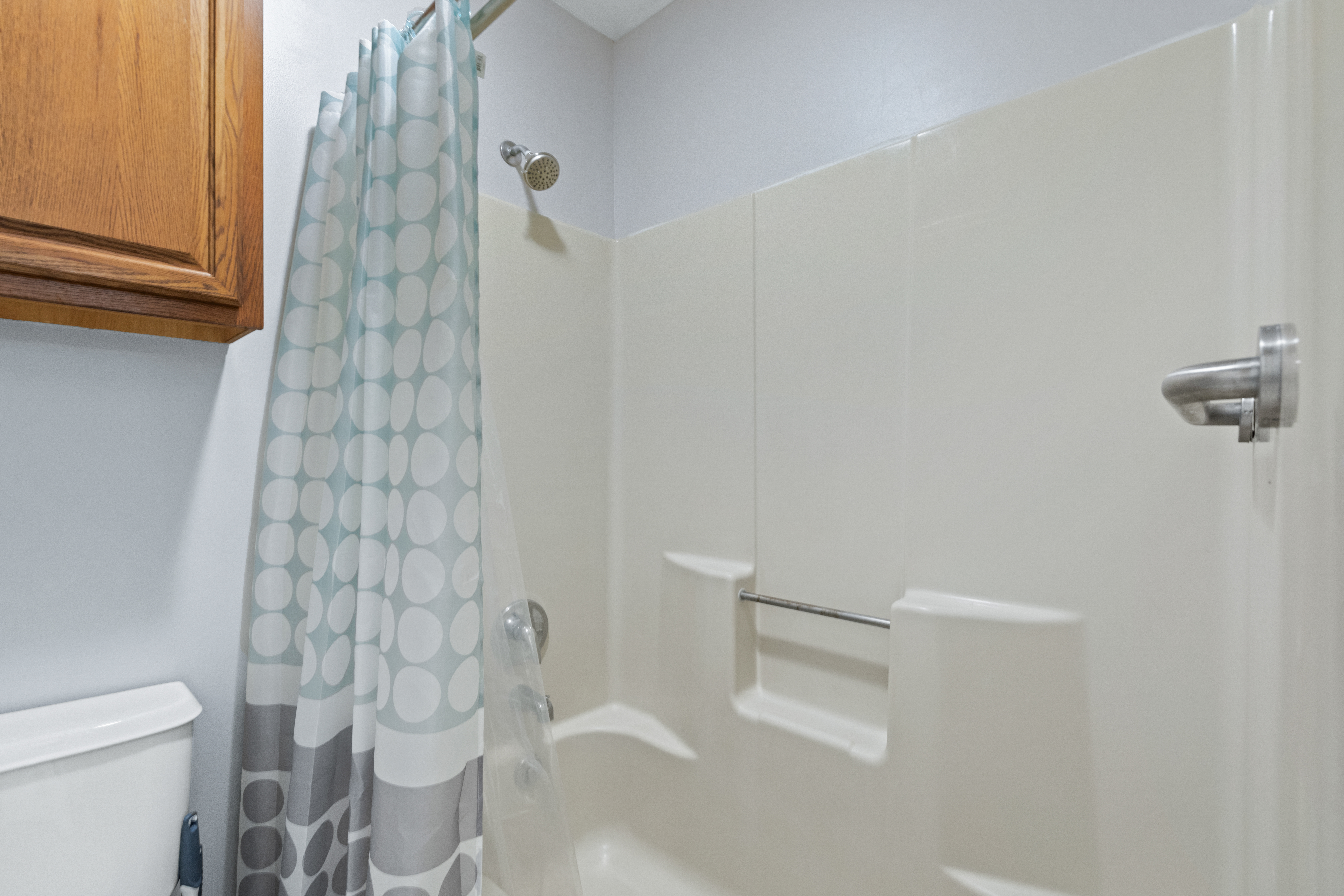 The Primary en-suite gives you options with a Shower/Tub Combo.