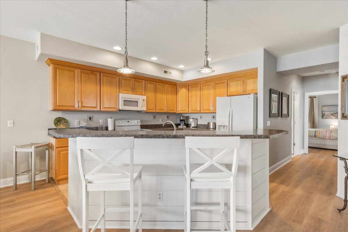 Grab a quick bite at the Breakfast Bar before hitting the Beach.