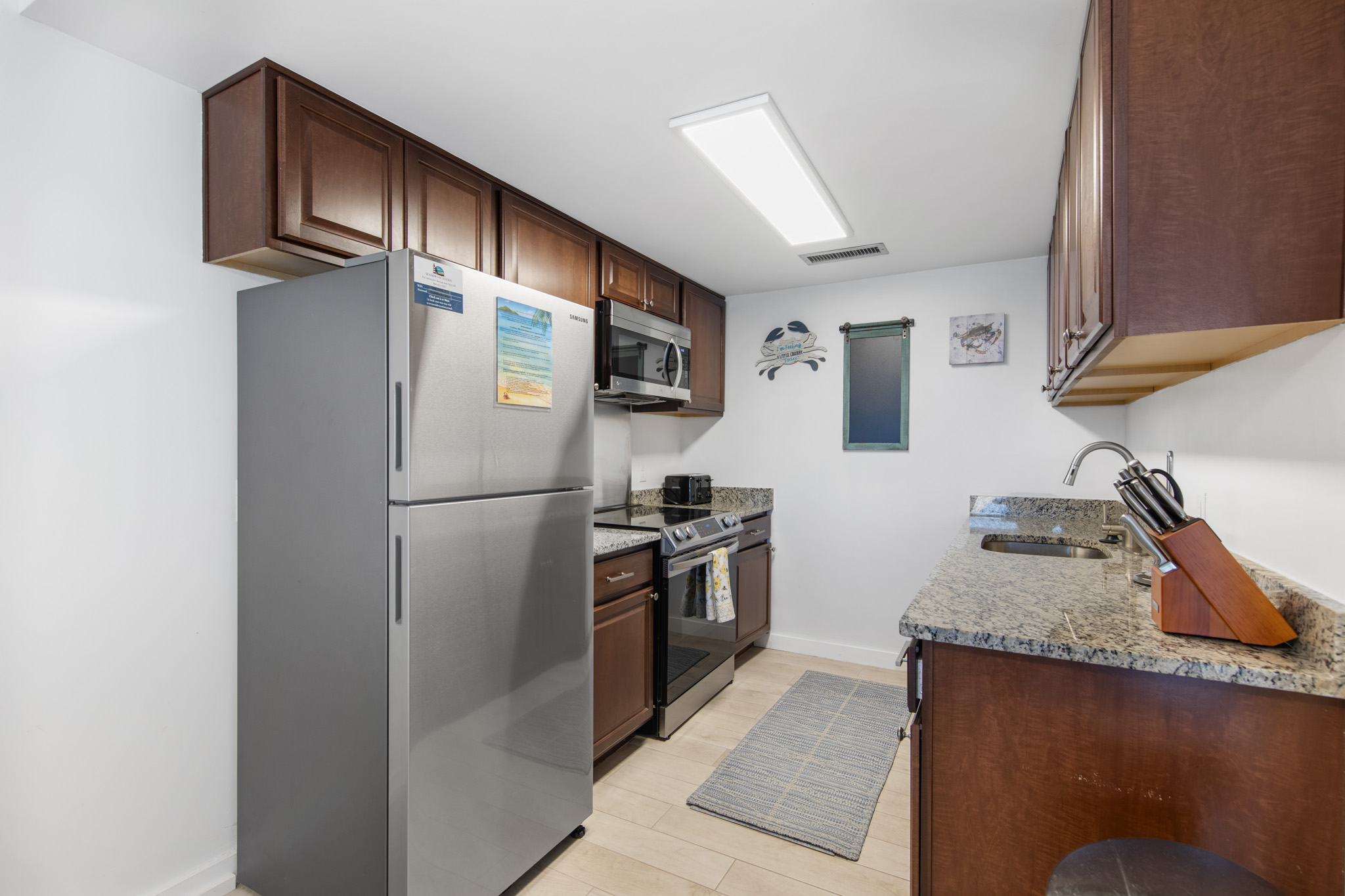 The chef of your family will love this well-equipped kitchen!