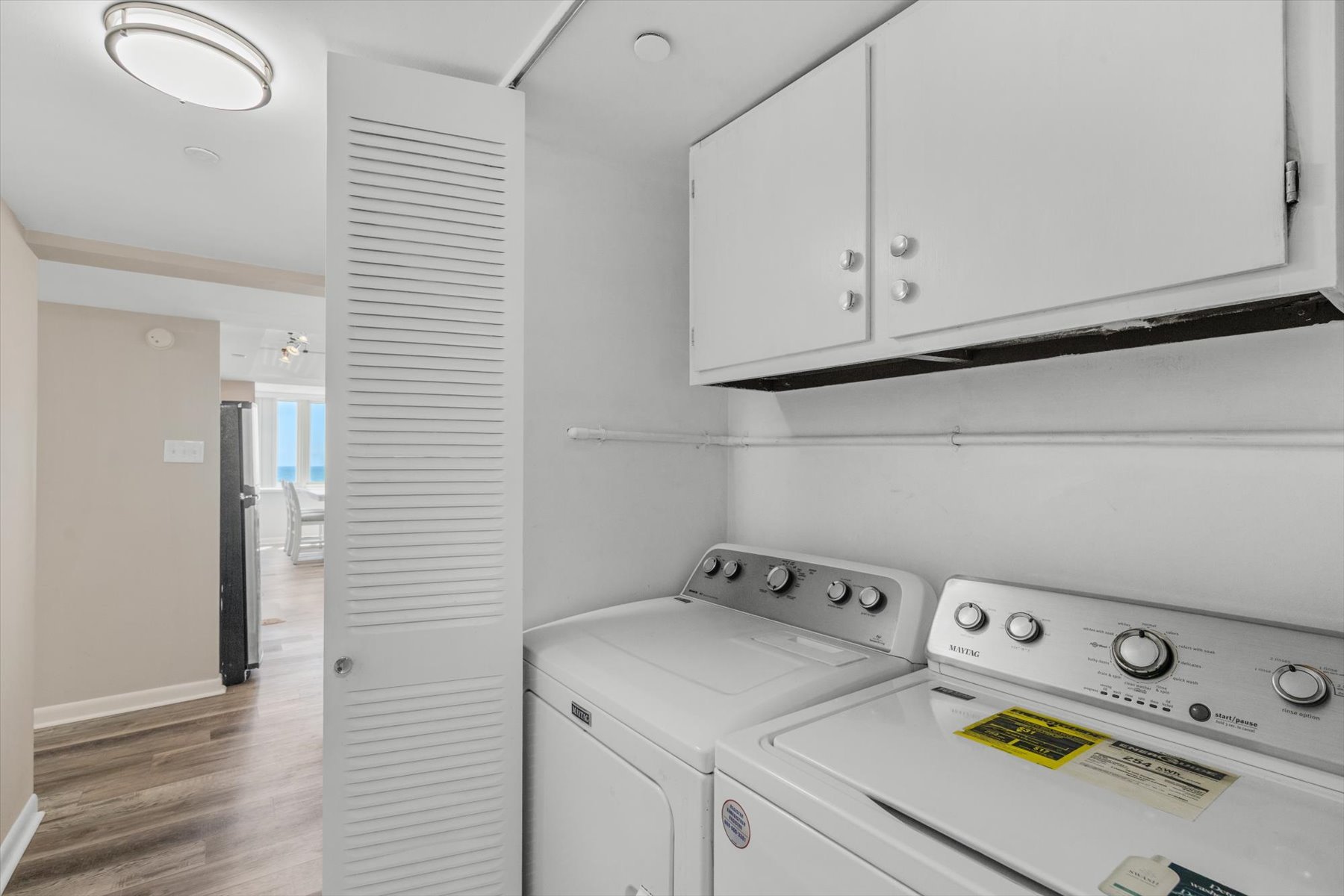 Keep your beach towels and vacation wardrobe fresh with the ultimate convenience of an in-unit washer and dryer.