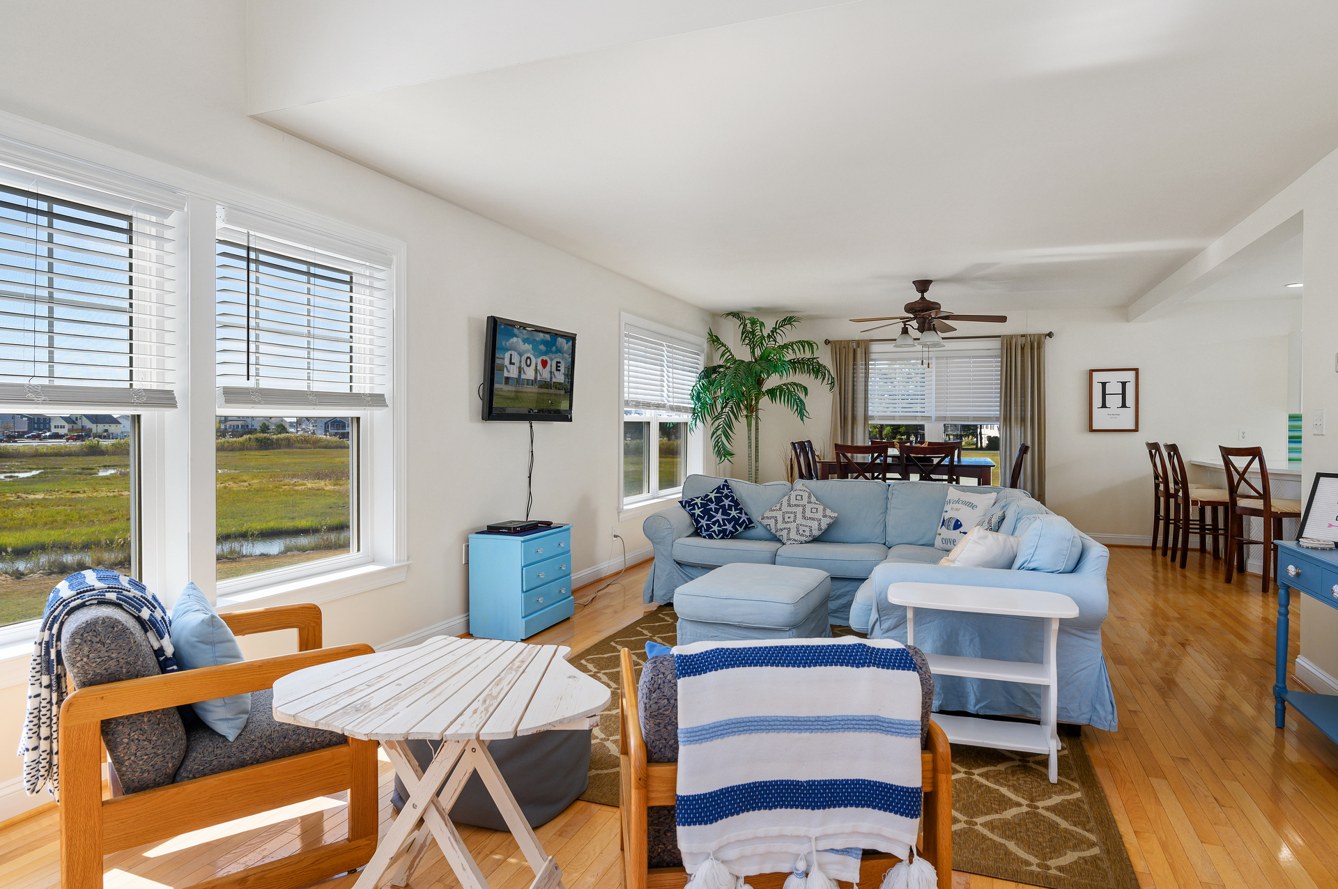 Spacious Living Area with Flat Screen TV and Free WiFi.