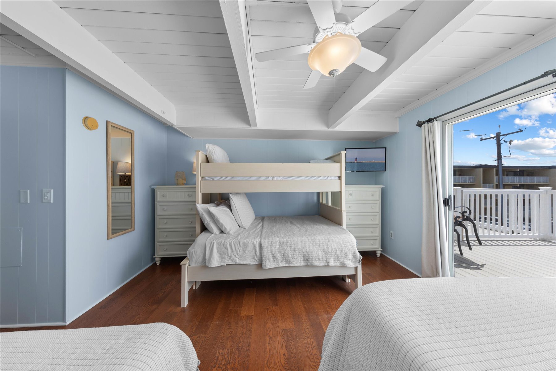 Bedroom 3 also has a Pyramid Bunk.