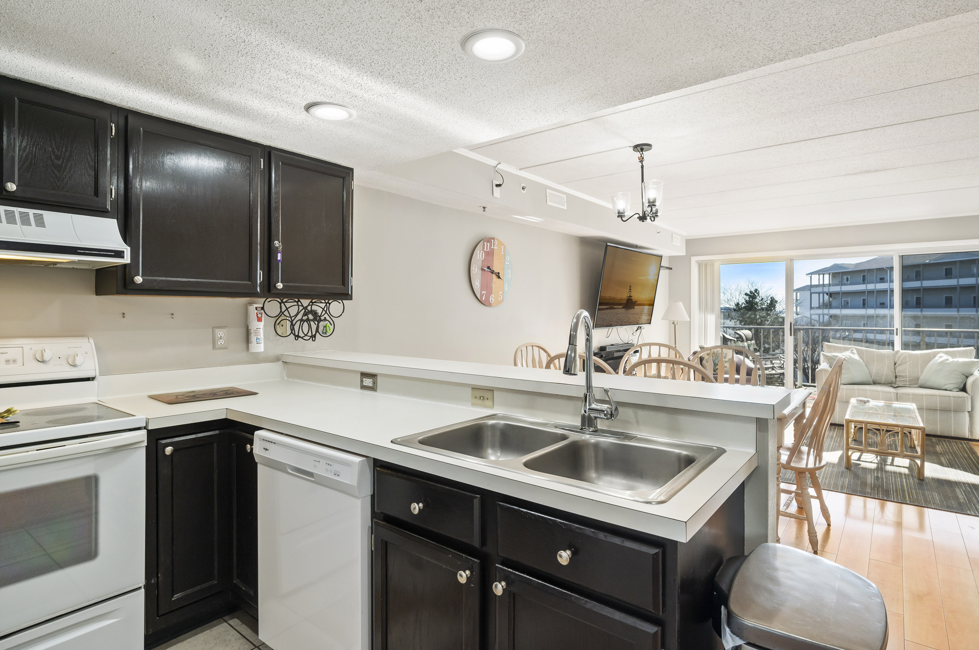 The Open Kitchen allows you to Reconnect with your loved ones, even while preparing meals!