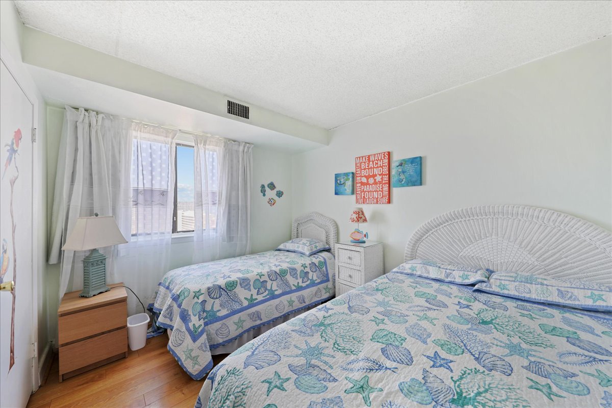 Bedroom 2 is Perfect for your Extra Guests with 1 Full & 1 Twin Bed.