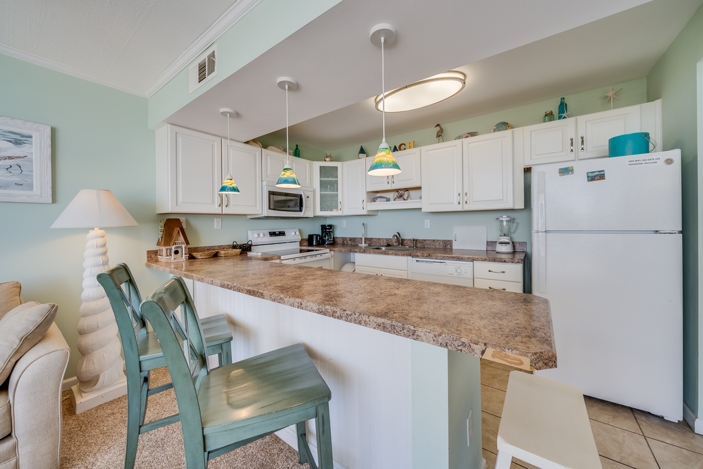 Grab a quick bite at the Breakfast Bar before hitting the beach!