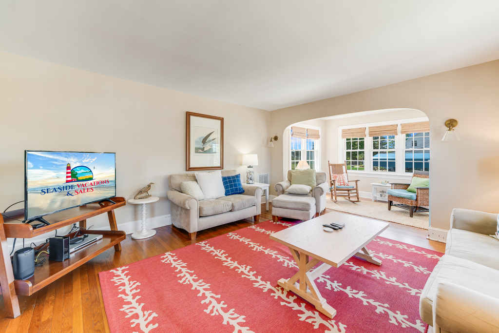 Relax in the spacious Living Area and enjoy Flat Screen Cable TV & Free WiFi.