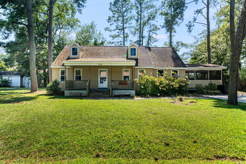This wonderful home is ready to make your vacation dreams come true!