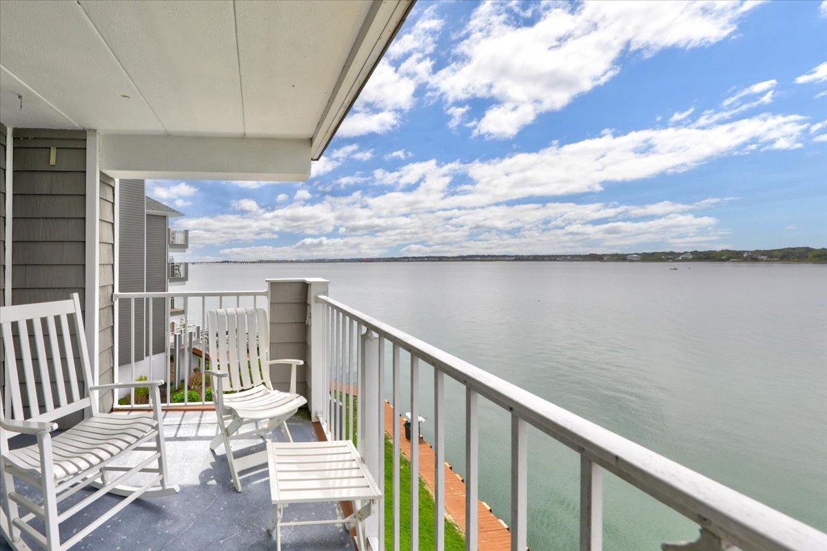 Sit out and enjoy your morning coffee with a Gorgeous View!