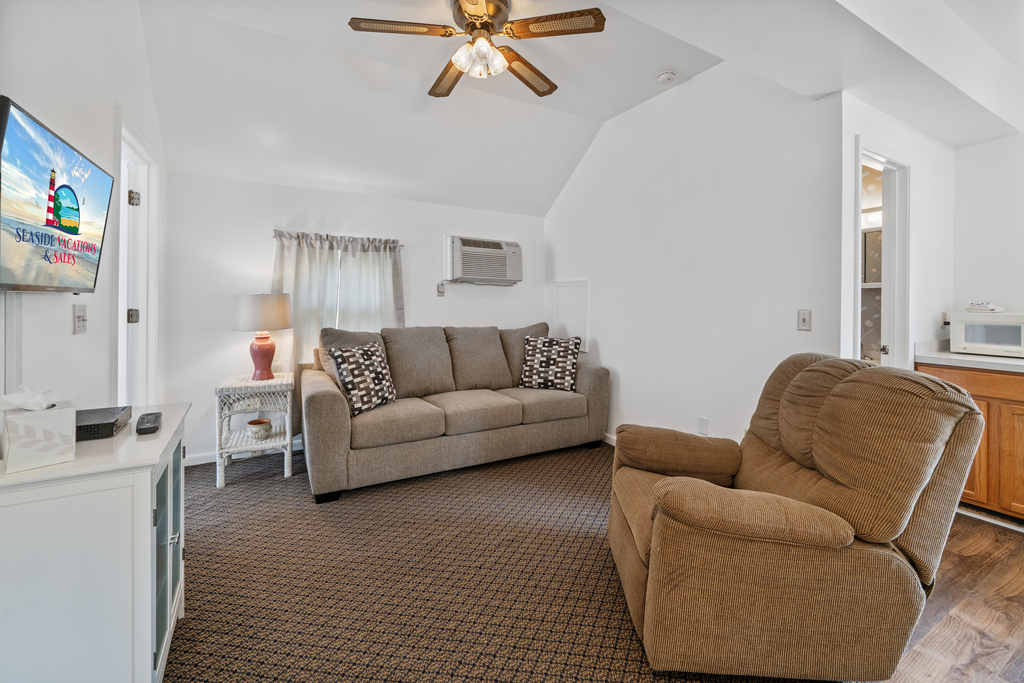 With the Sleeper Sofa, the Cottage has an occupancy of 4.