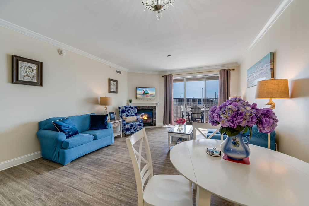 This home has such a bright and open layout!