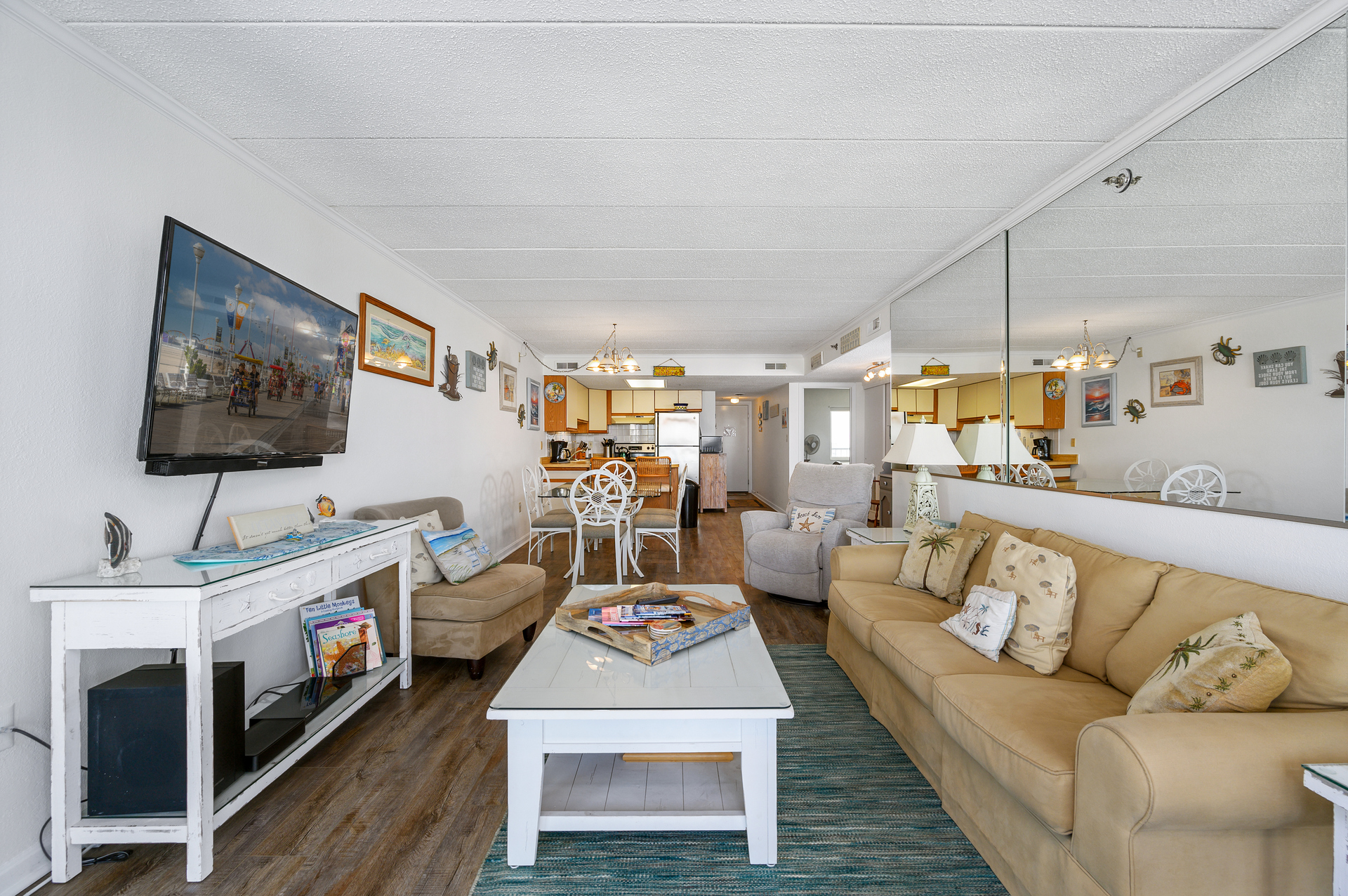 There is plenty of comfy seating in the Living Room for everyone to enjoy the Free Wifi and Flat Screen TV!