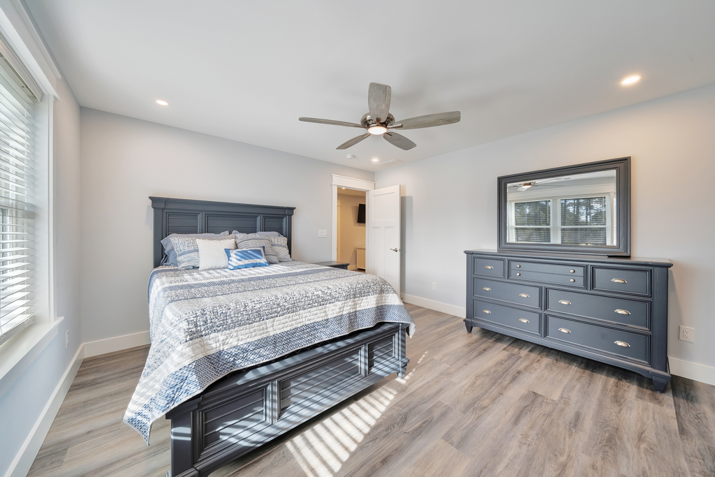 Bedroom 3 has a Queen Bed and Smart TV.
