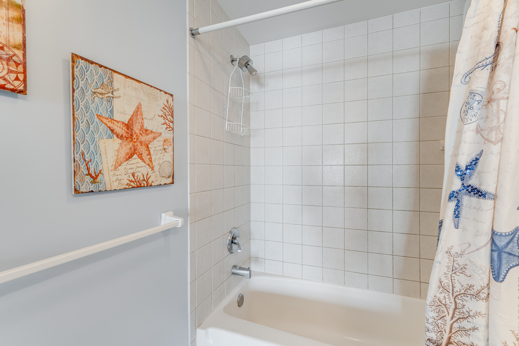 Plenty of Space to get ready for a Night Out!