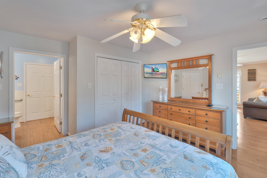 Styled in Coastal Blues and Warm Furnishings, with a Flat Screen TV.