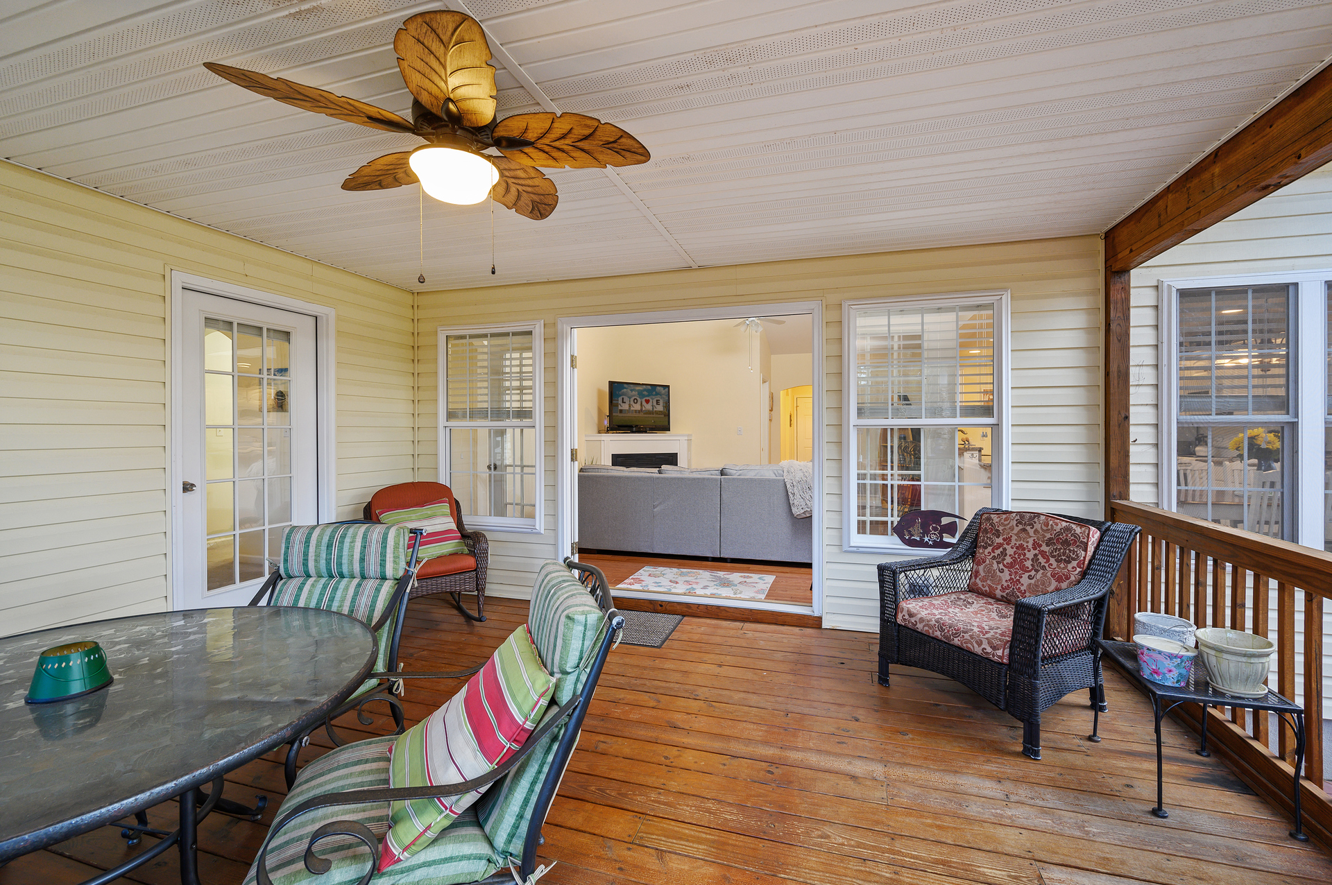 A fabulous Screened Porch lines the back of the house!
