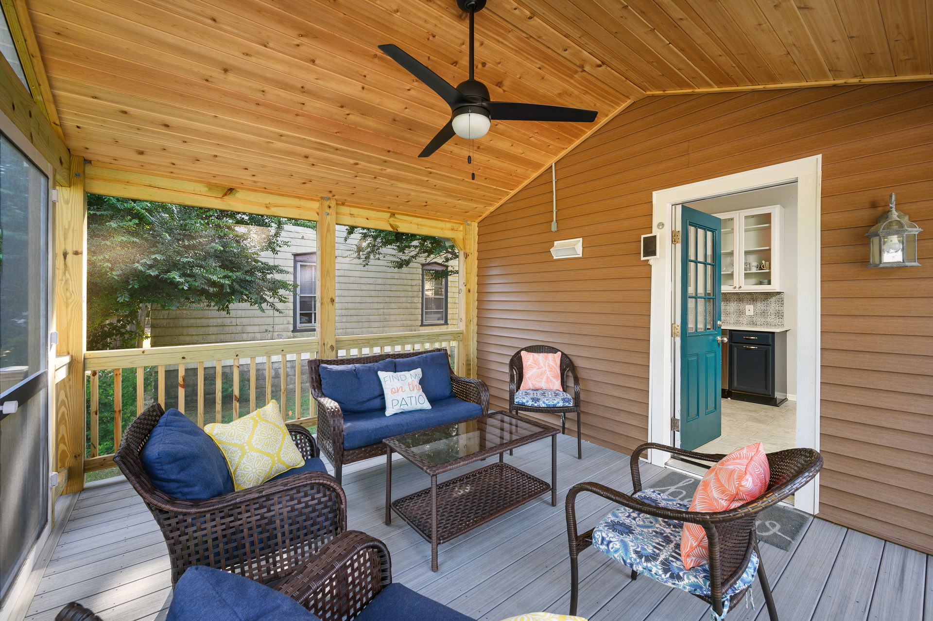 Warm Wood and Coastal Colors - you'll never want to leave!