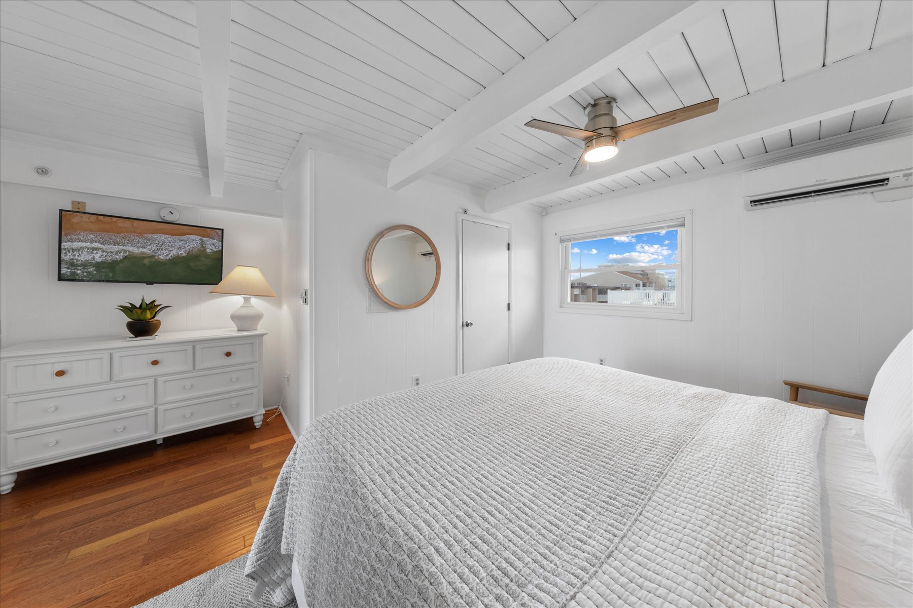 A newly renovated and relaxing room.