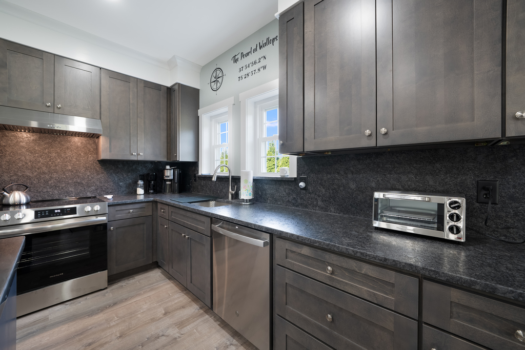 You'll love the Custom Art throughout - most of it created by one of the talented homeowners!