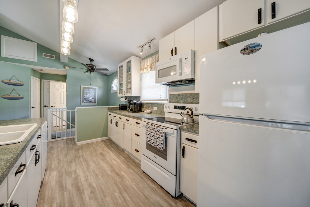 Mealtime will be a bay breeze......