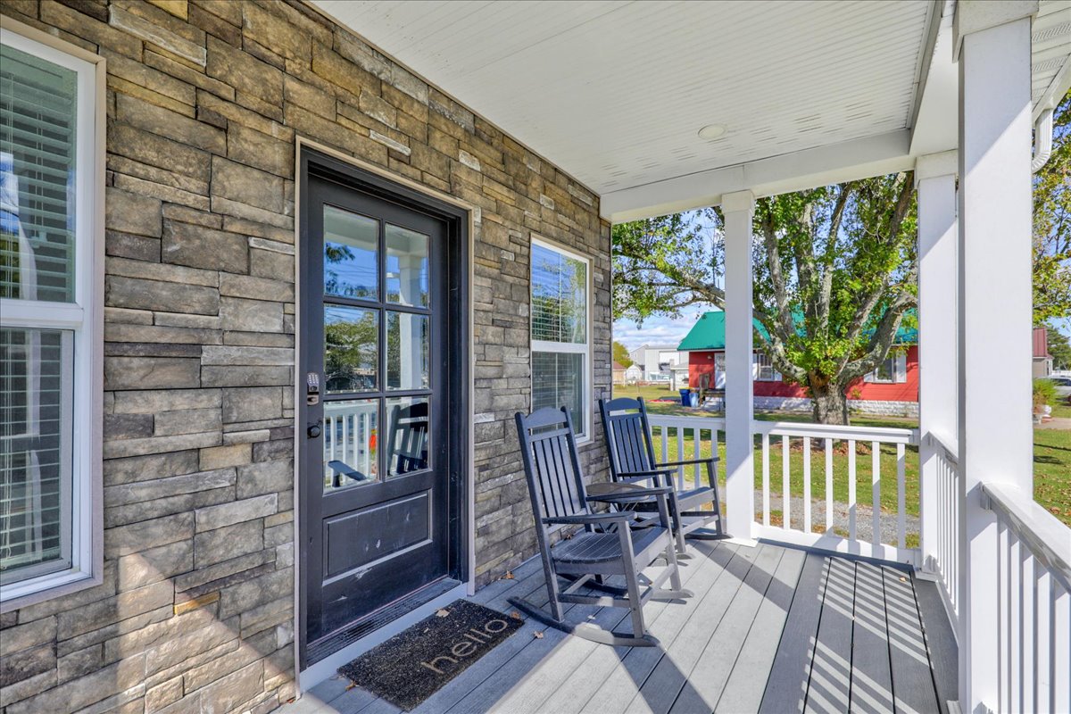 Saltwater Pony is warm and welcoming!