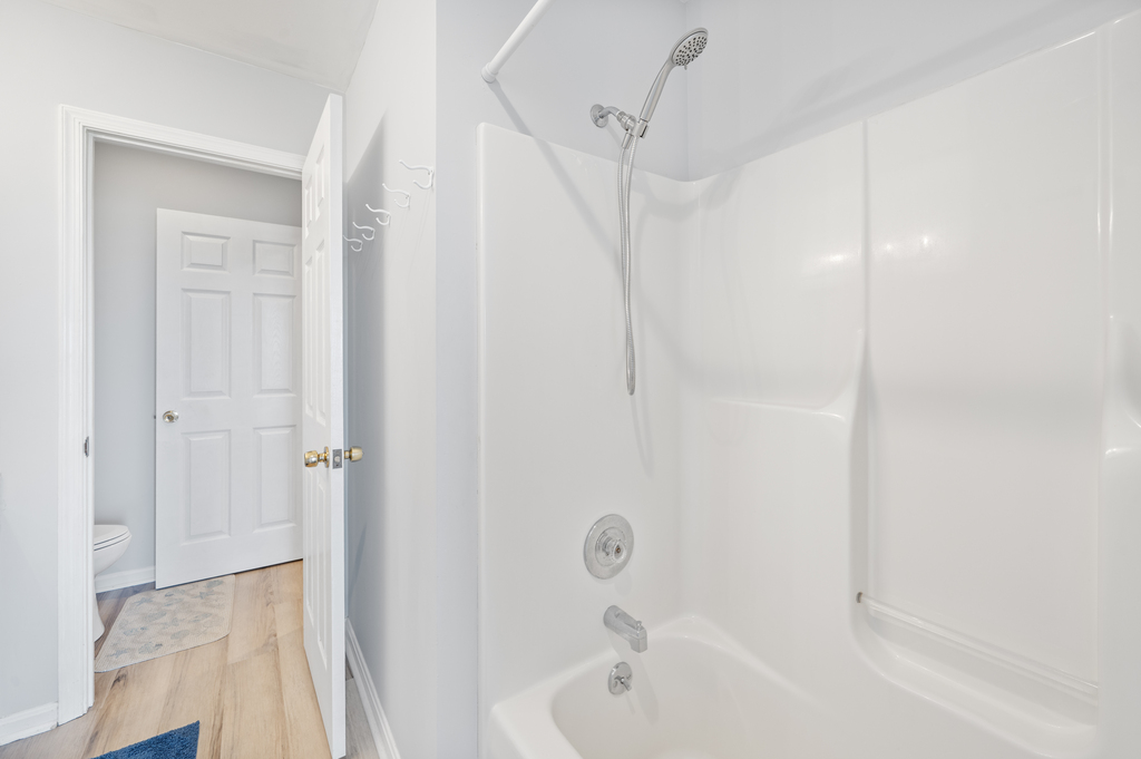 Another view of Full Bath.
