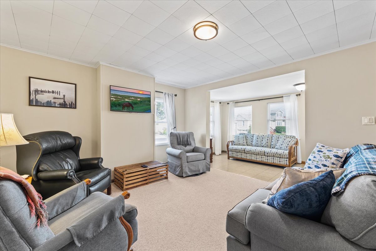 Enjoy Free WiFi and Flat Screen Streaming TV.