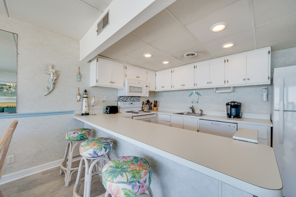 The Breakfast Bar is a great place to grab a quick bite before hitting the Beach or Pool!