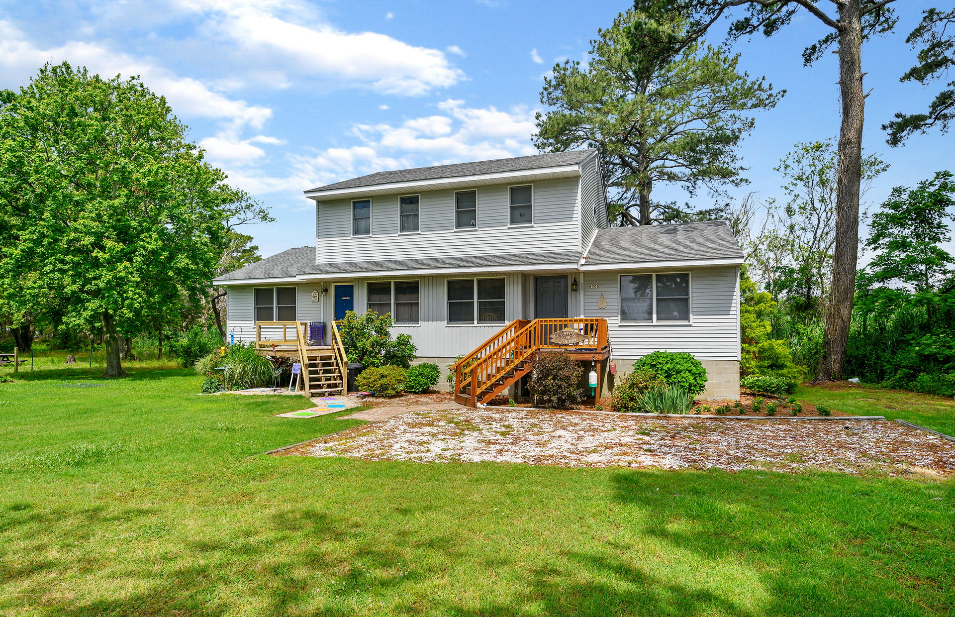 A delightful Duplex at the end of peaceful Hill Lane.