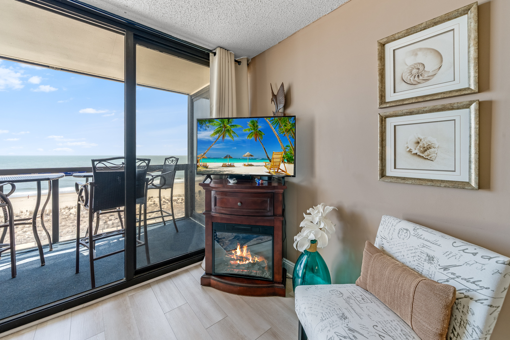 Enjoy the AC, Free Wi-Fi & Flat Screen Smart TV!