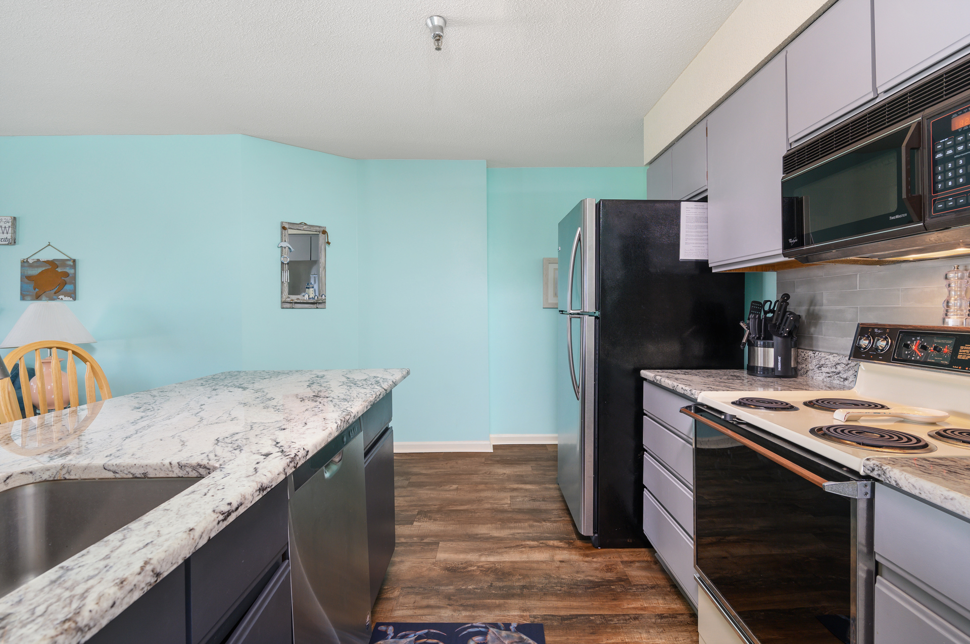 This updated kitchen is sure to WOW!