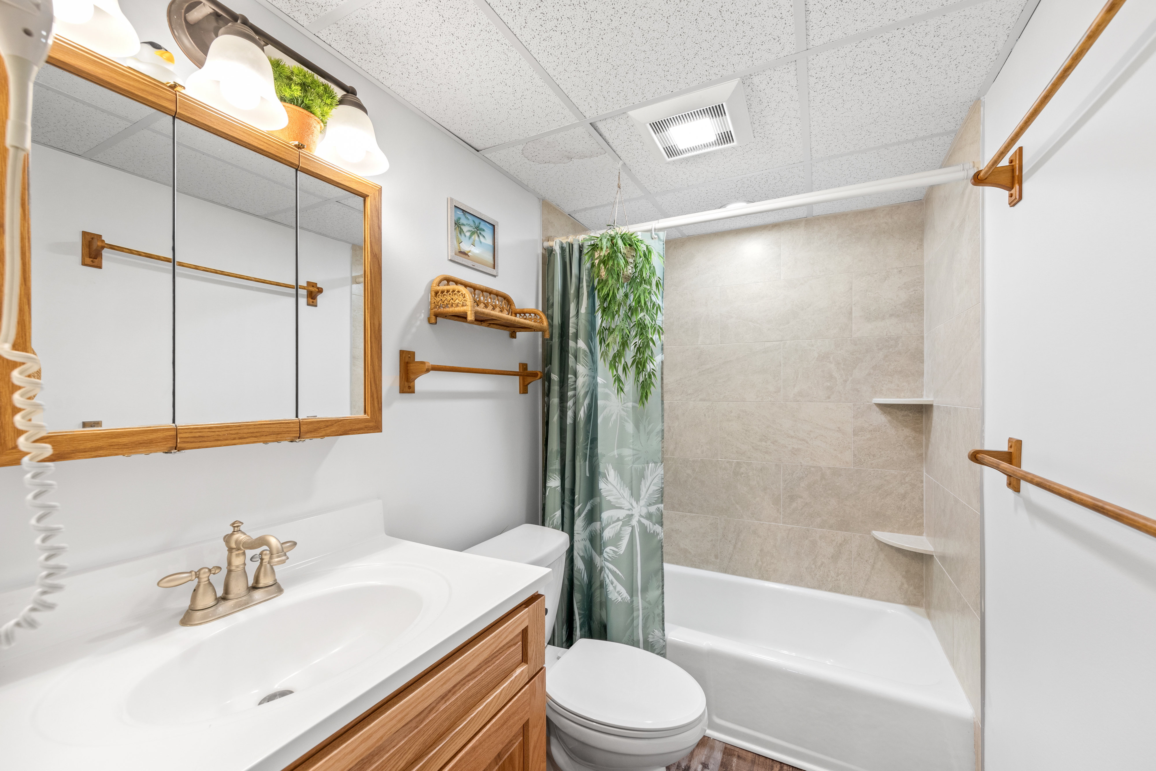 The Full Bath is the perfect space to freshen up.