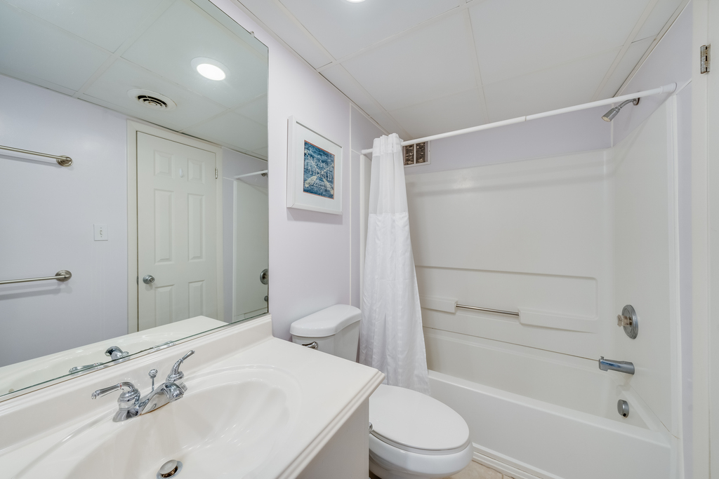 The Full Bath features a Shower/Tub combo.