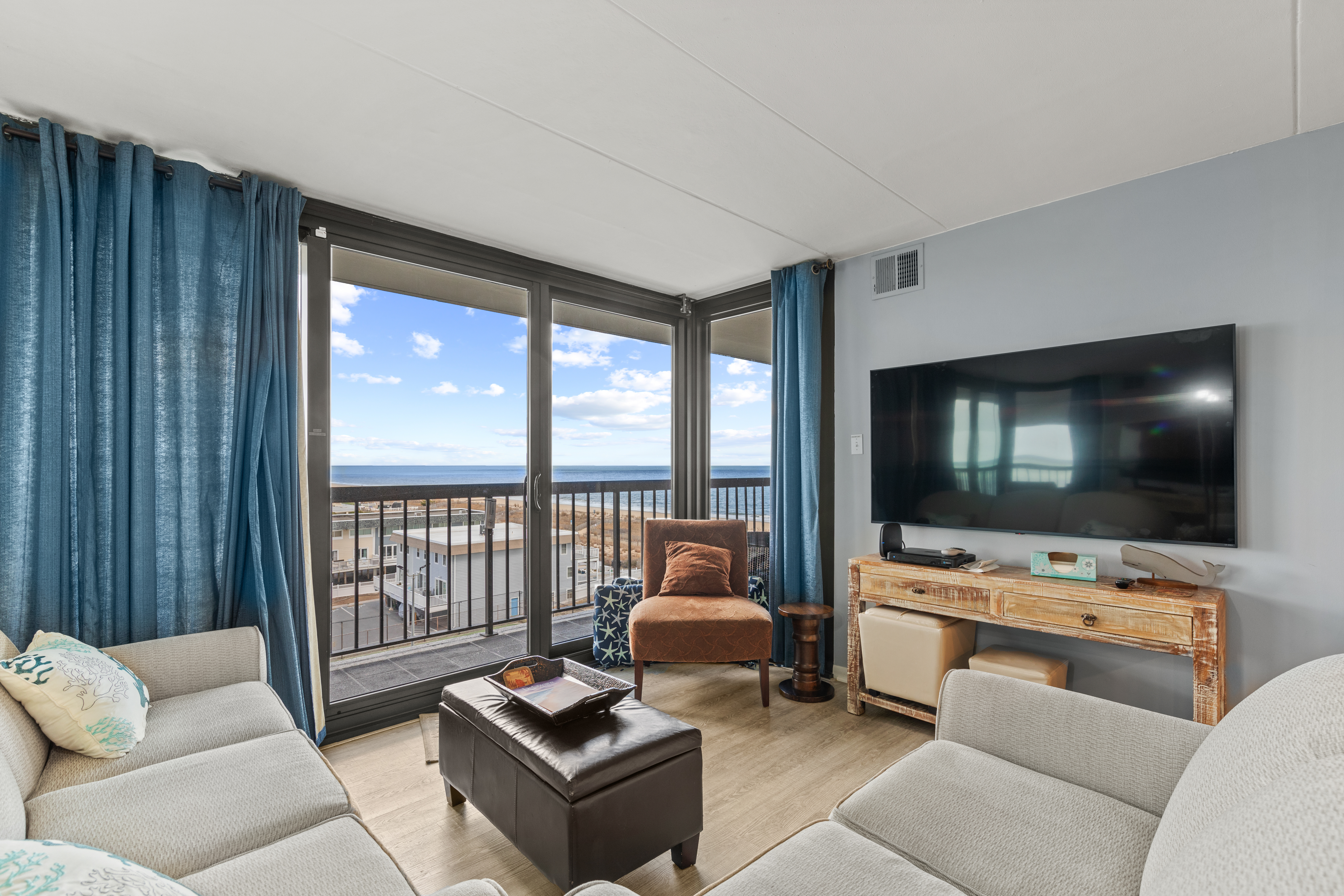 The Open Layout allows you to never miss out on a bit of Family Fun!